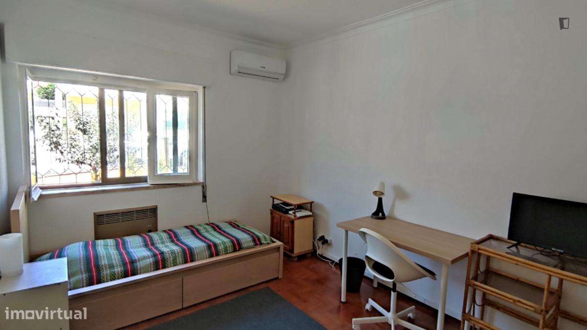 Quarto - localizado em Carcavelos Lisbon - Grande imagem: 5/6