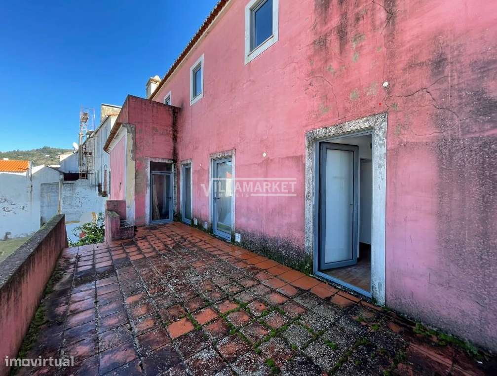 Edifício com 3 pisos da banca situado no Centro histórico de Portalegr-25