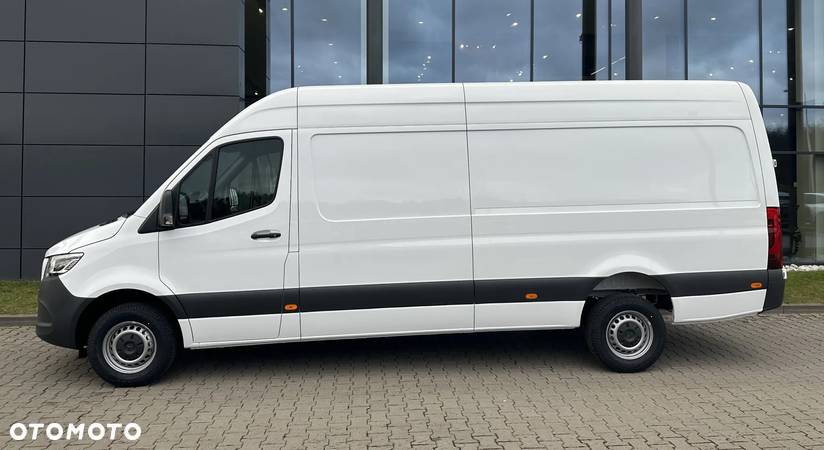 Mercedes-Benz Sprinter - 4