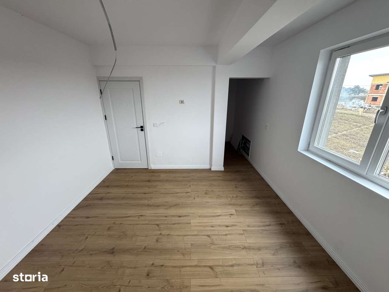 350 mp teren! BECI! 2 Dressinguri! CANALIZARE!Vila 4 camere, Miroslava - Imagine principală: 4/10