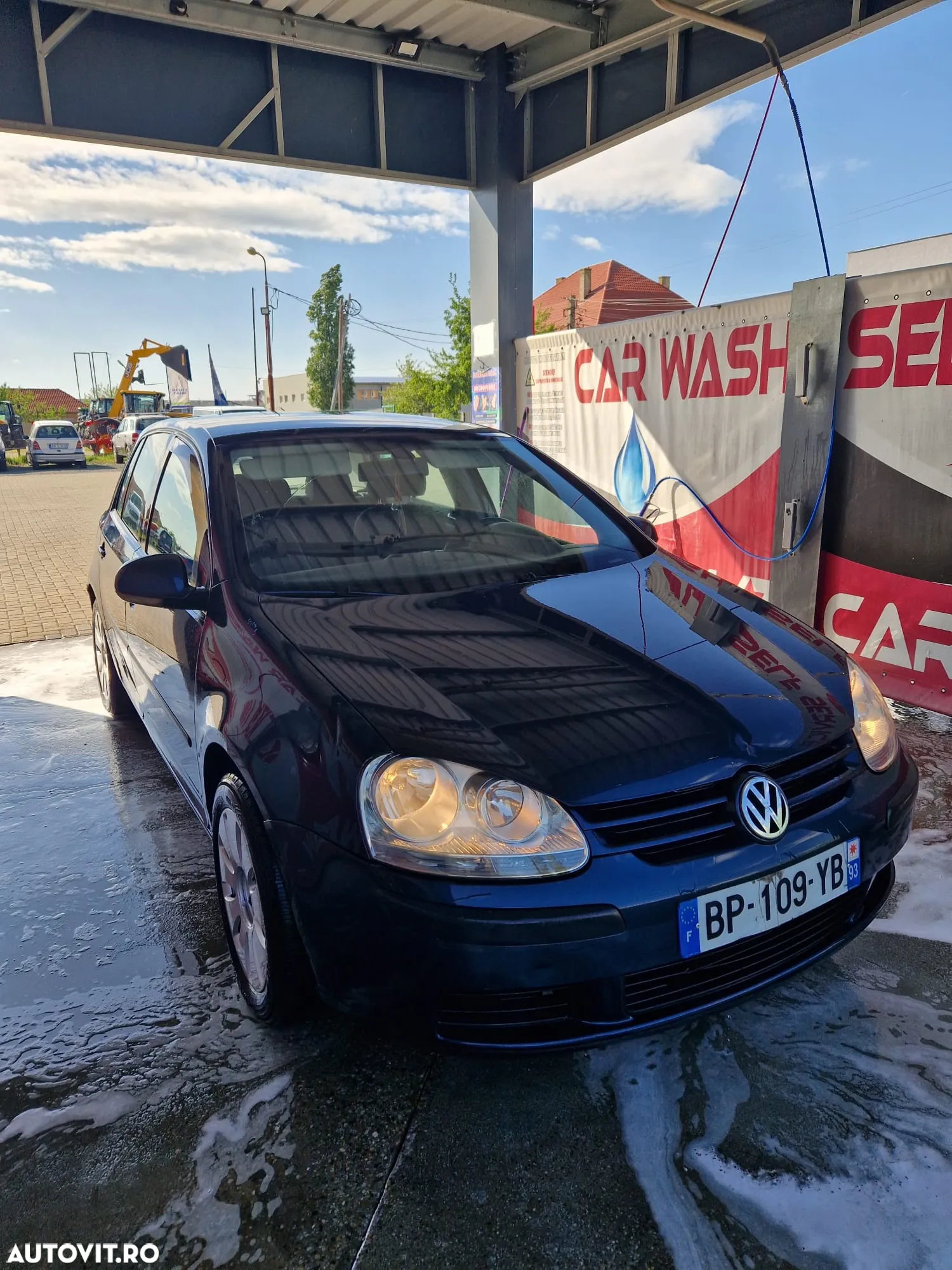 Volkswagen Golf - 10