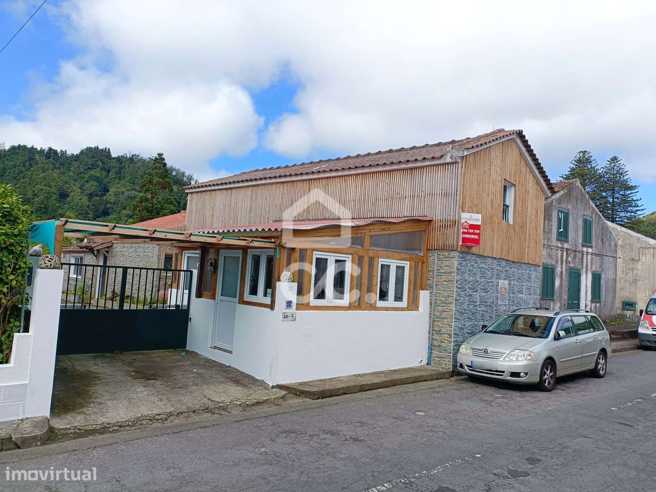 Conjunto de 3 Moradias - Sete Cidades - Ponta Delgada - Grande imagem: 1/32