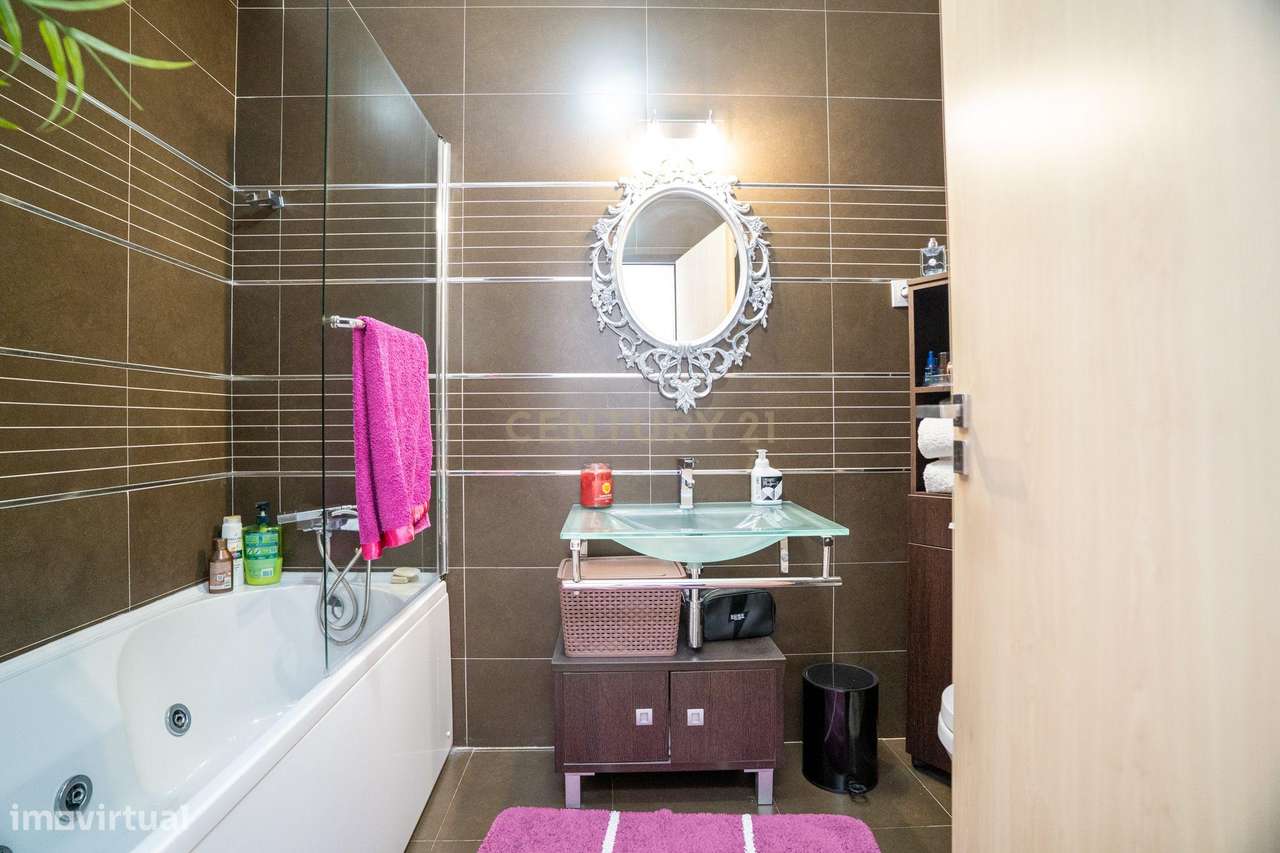 Moderno Apartamento  T3 Condomínio Fechado, em Nossa Senhora de Fátima-35