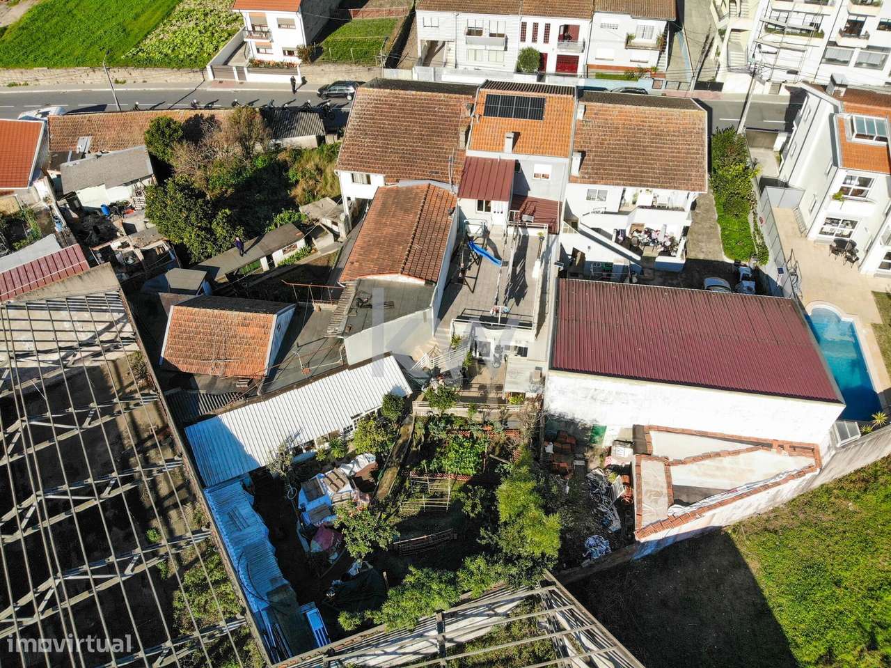 Moradia T4  rés do chão e andar renovada em Rio Tinto - Grande imagem: 4/53