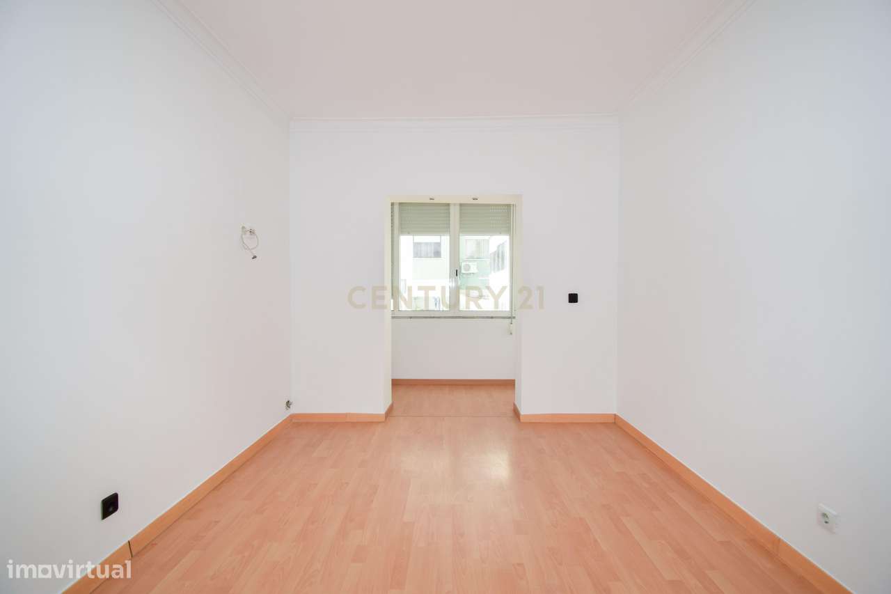 Apartamento T2 -1º Andar sem elevador - Grande imagem: 5/29
