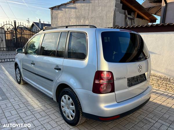 Volkswagen Touran 1.9 TDI Conceptline - 4