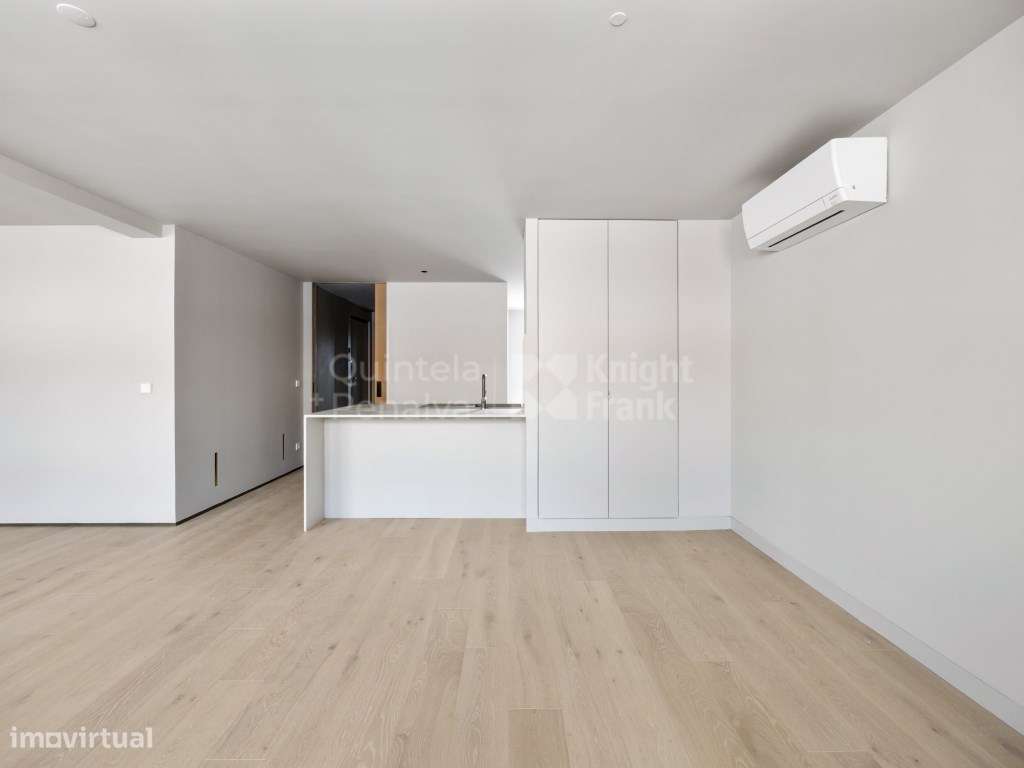 Apartamento T2 com estacionamento à venda nas Avenidas Novas-11