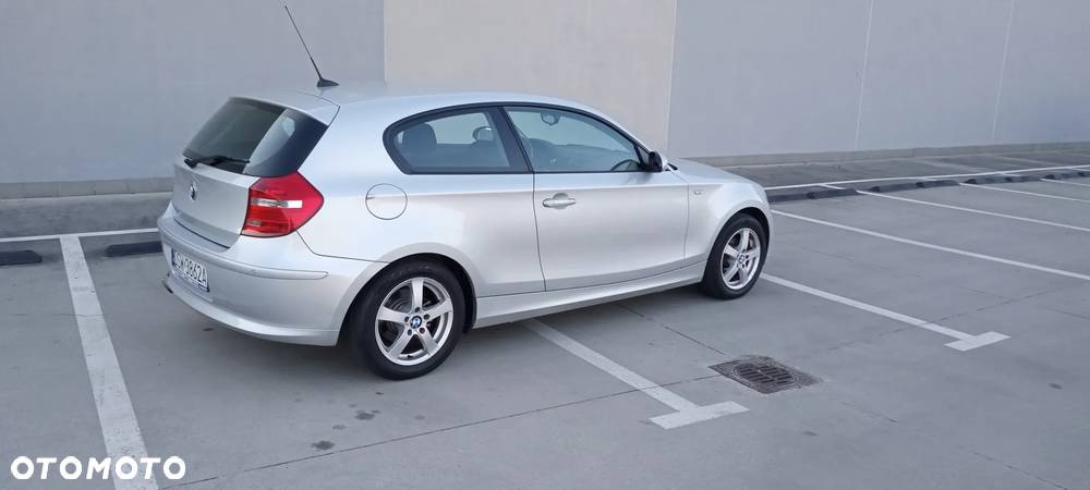 BMW Seria 1 - 25