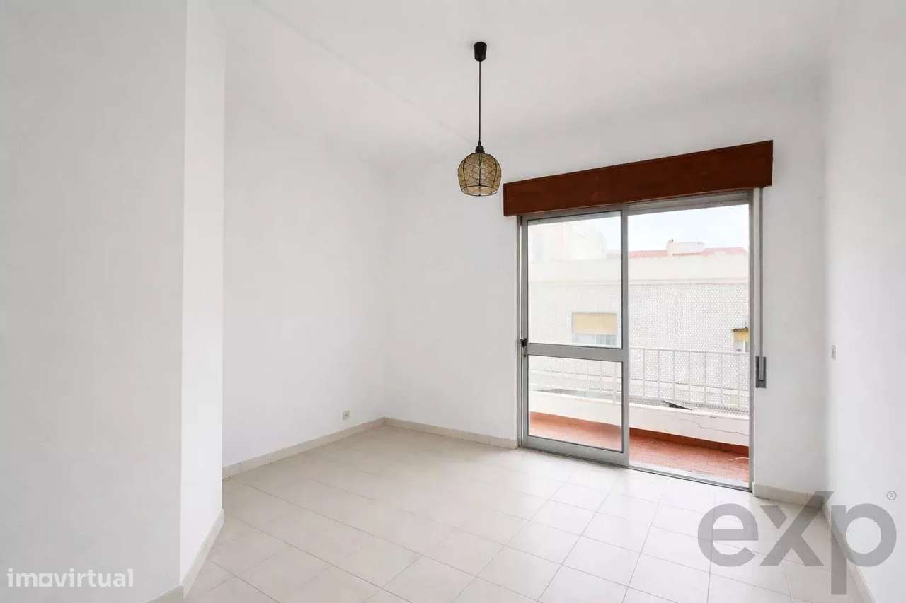 Apartamento a 300m da praia-Quarteira-0