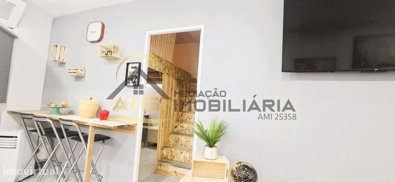 LOJA COMERCIAL/APARTAMENTO T1+1-28