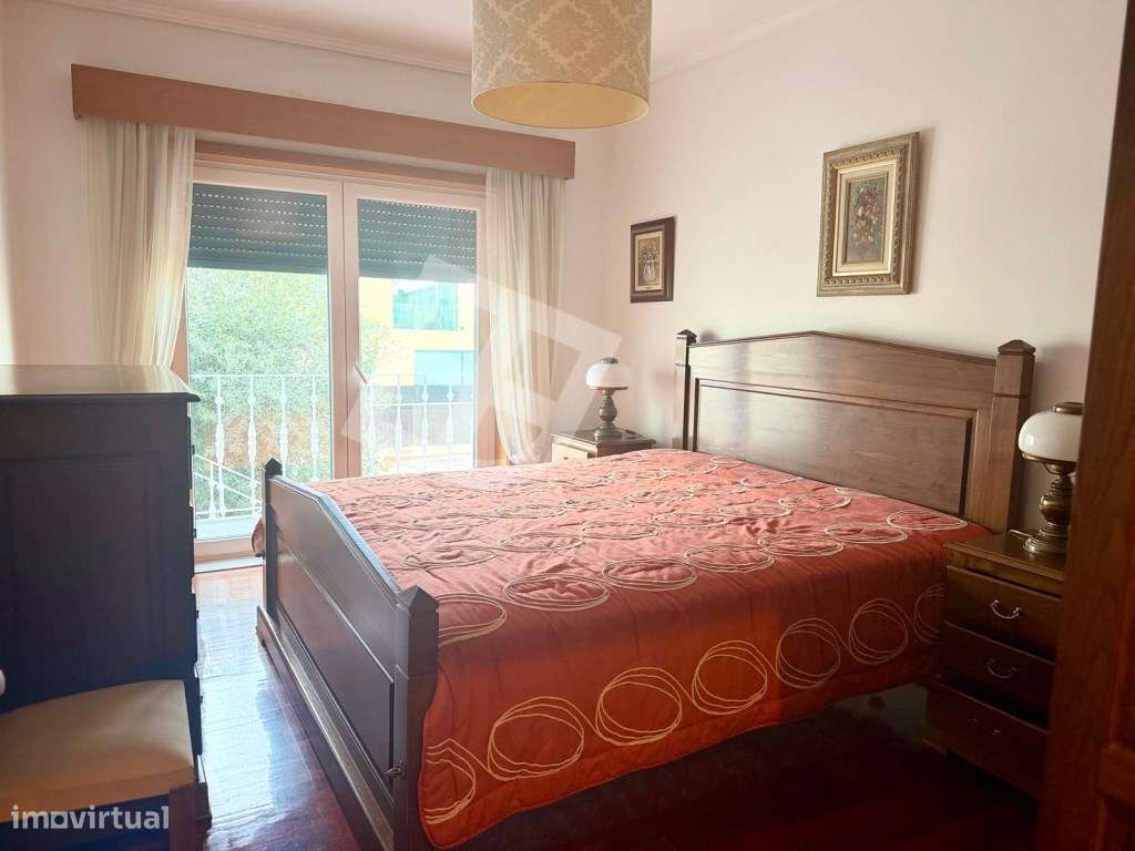 Moradia T4 Isolada c/ Jardim - Patela - S. Bernardo-24