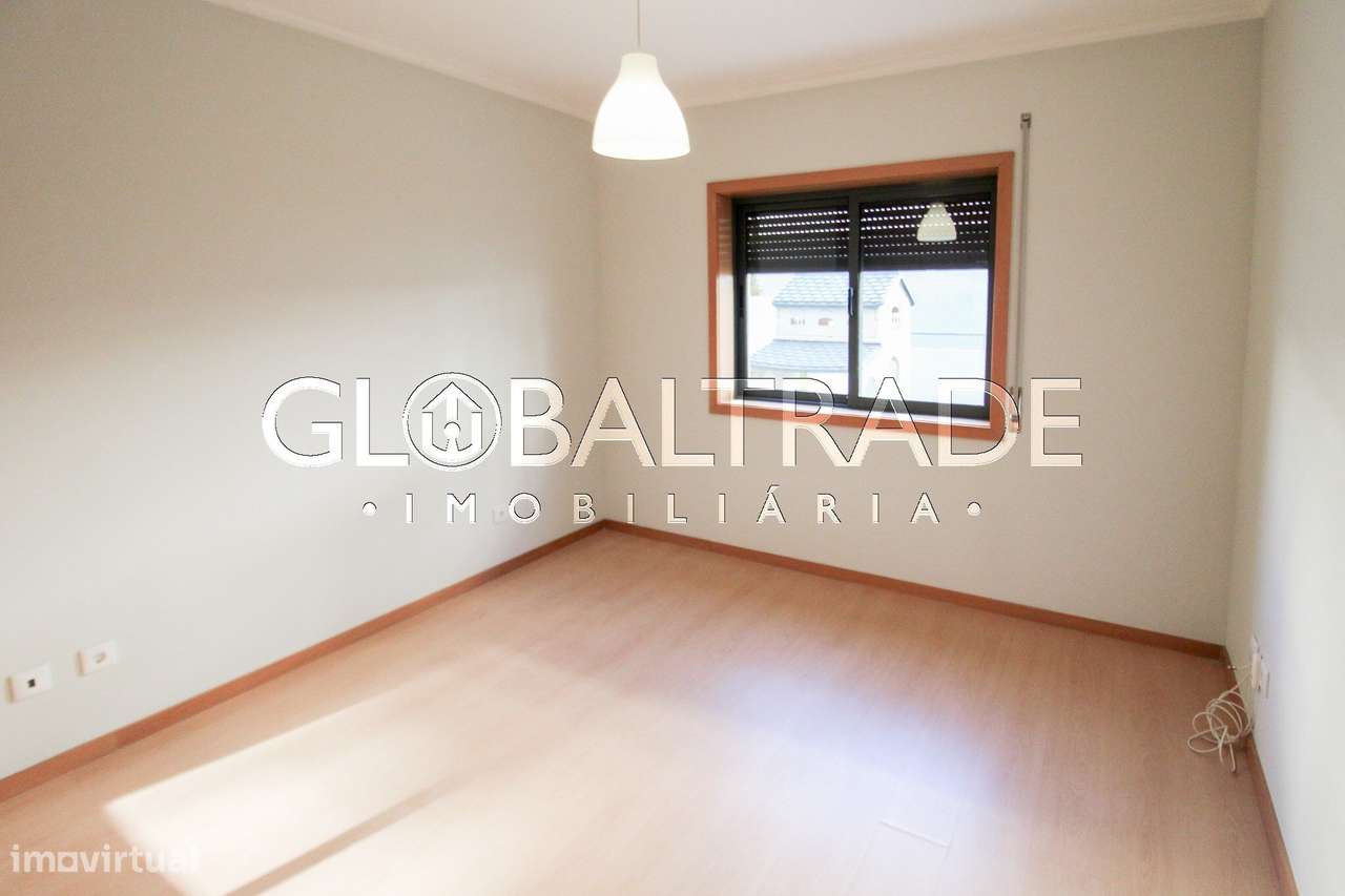 Apartamento T2 com Terraço em Baguim do Monte-20
