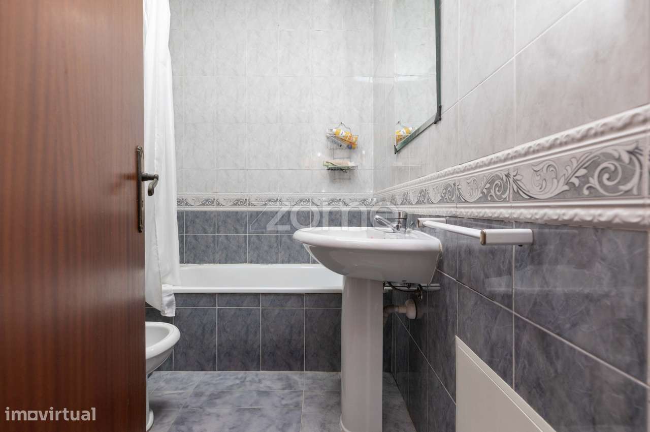 Prédio composto por dois apartamentos | Guerra Junqueiro | Coimbra-42