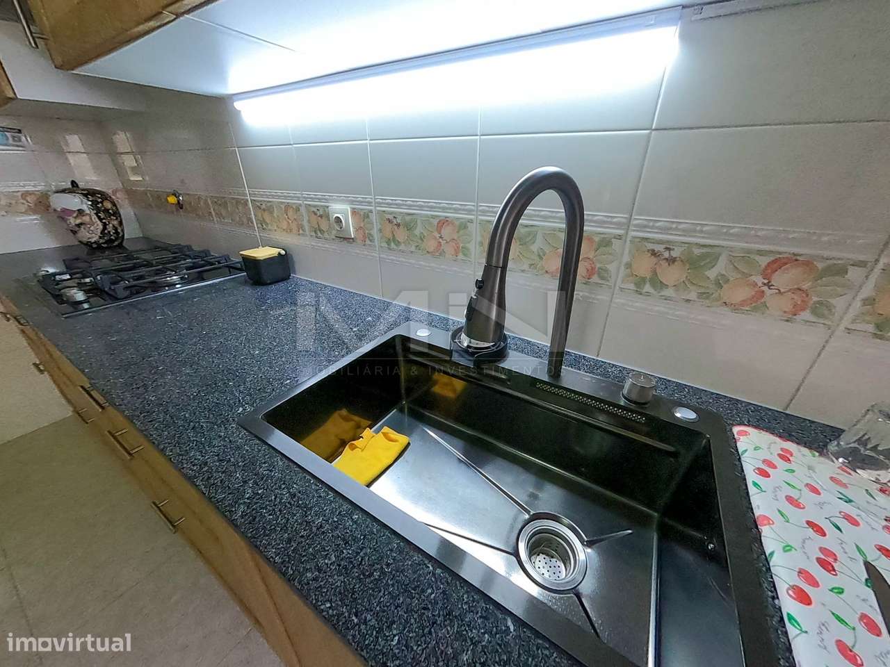 Apartamento T3 c/ Suite e garagem para dois carros-12