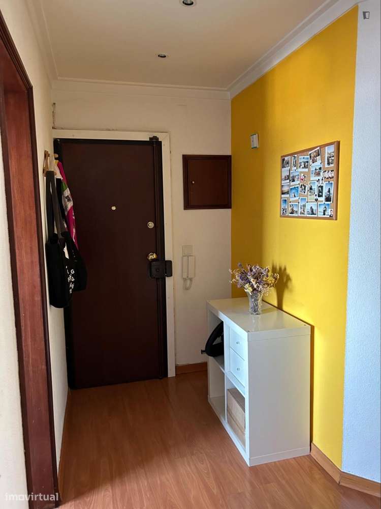 Quarto - localizado em Linda-a-Velha Lisbon - Grande imagem: 4/7