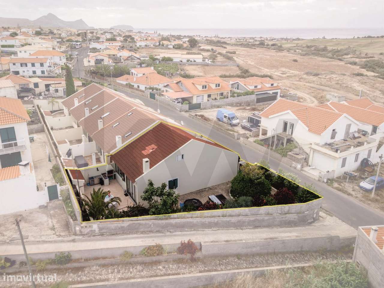 MORADIA T2+3 TODA RENOVADA COM GARAGEM E JARDIM À VENDA EM PORTO SANTO - Grande imagem: 5/60