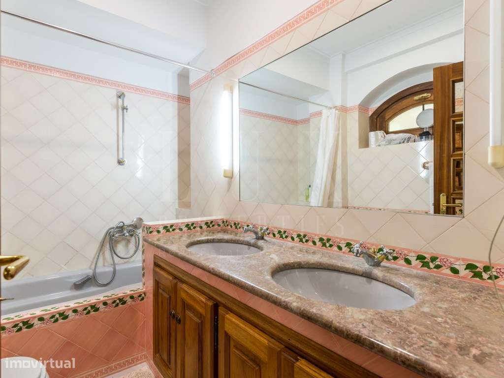 QUINTA COM 22.000 m² E TRÊS MORADIAS EM LOCALIZAÇÃO PRIVILEGIADA DE...-23