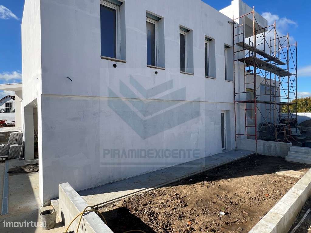 Moradia Isolada 4 Suítes, Piscina, Cave 43m2 - AZEITÃO-35