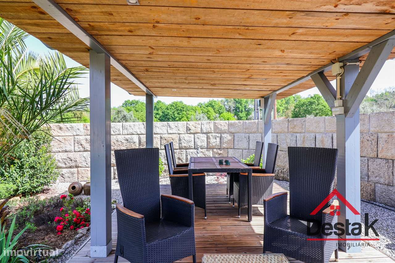 Fantástica Moradia isolada V4 em Lordosa, Viseu-50