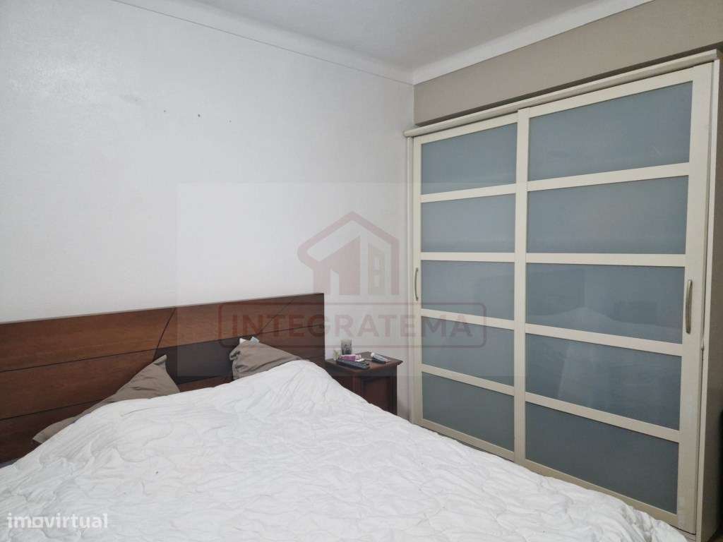 Apartamento T2 com garagem nas Caldas da Rainha-18