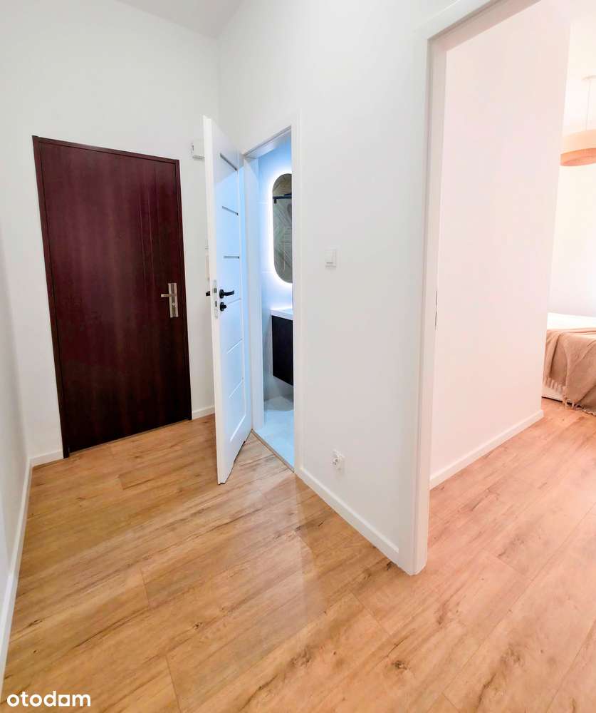 Piękne mieszkanie w klimatycznej kamienicy na Łazarzu! Po remoncie!-3