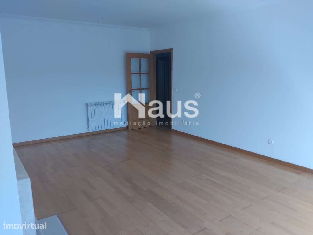 T3 com parqueamento e arrecadação-6