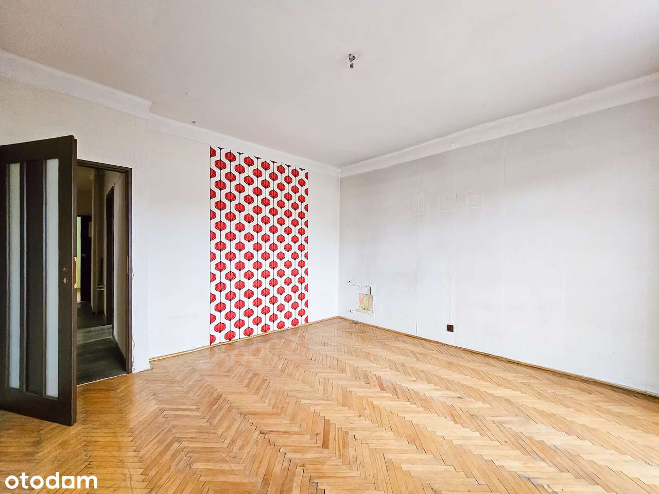 Dom wolnostojący do generalnego remontu Jaworzno, ul. Reja 18 - FILM-11