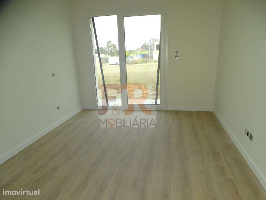 Moradia Isolada Térrea T4 com Garagem - Quinta do Anjo Palmela-33