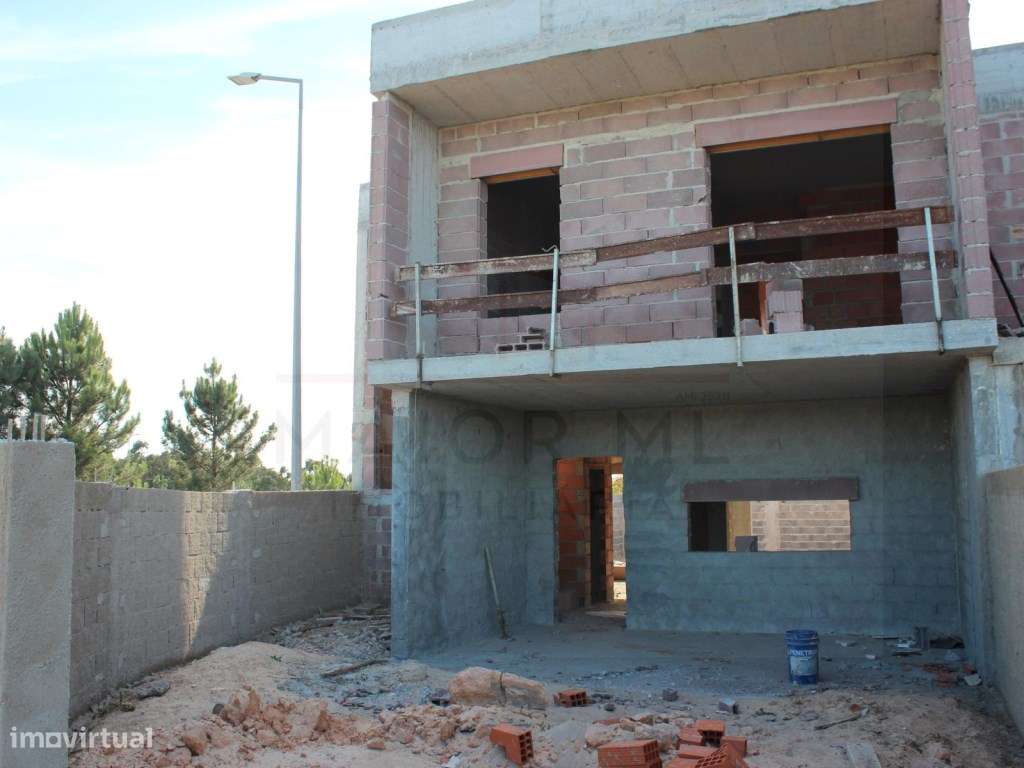 Moradias T3 em construção na urbanização Fonte Lagoa, Rio Maior-8