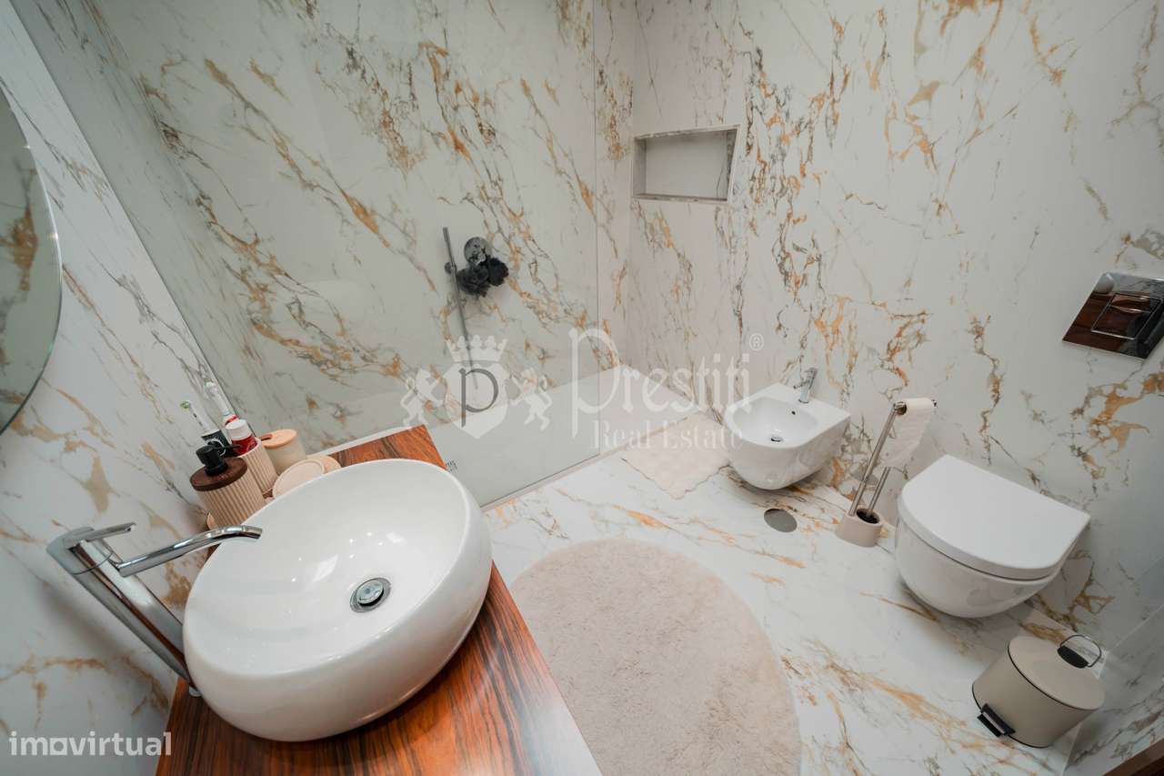 Moradia T4 com Vistas Deslumbrantes em Guimarães-35