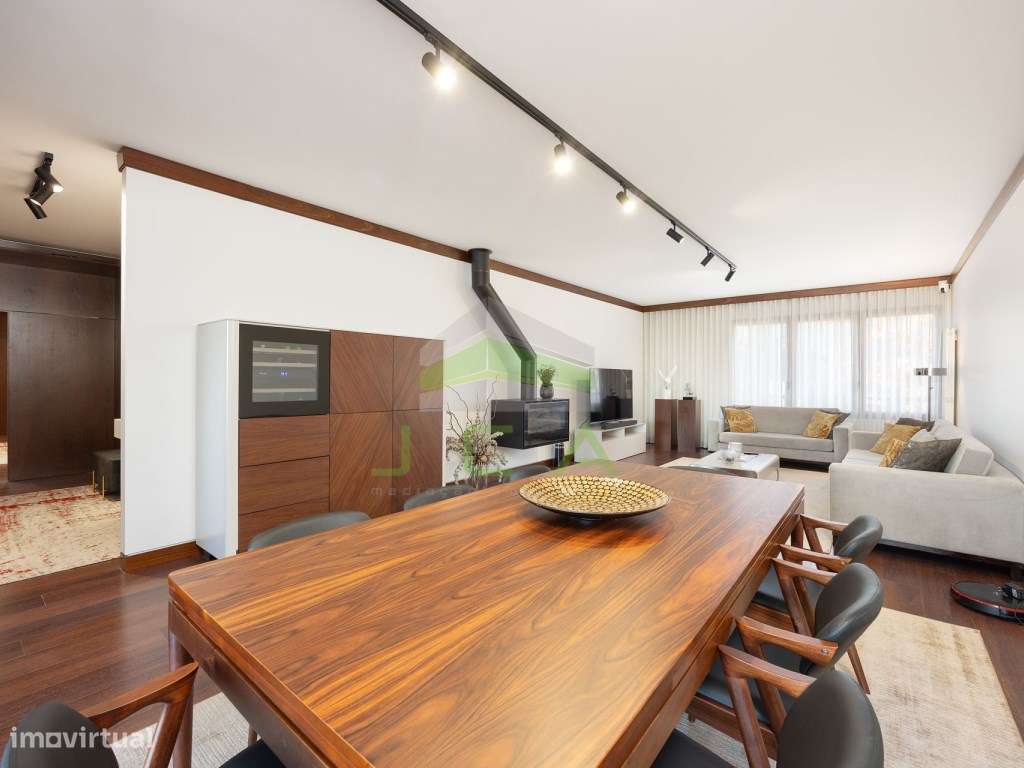 Excelente apartamento T4 com terraço e piscina-4