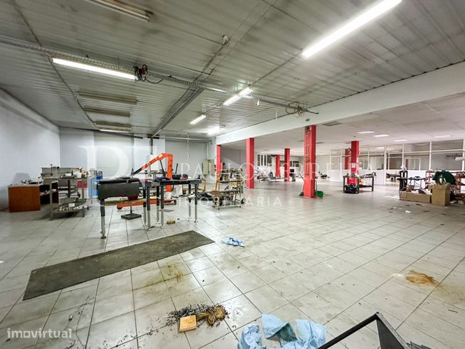 Armazém próximo do centro de Famalicão-6