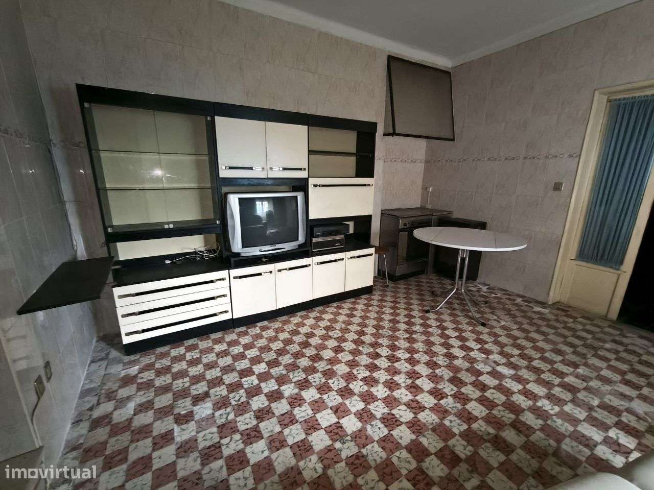 Moradia duplex em Valado dos Frades – excelente para investimento-27