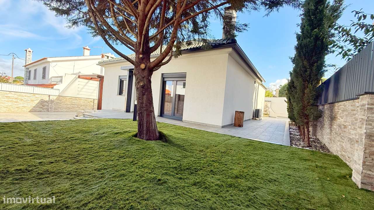 Moradia IsoladaT1+1 Totalmente Remodelada -Charneca da Caparica-38