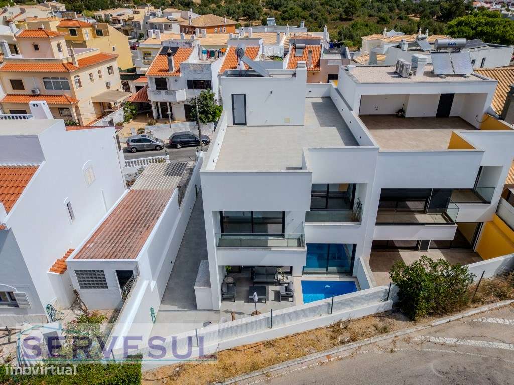 Moradia Moderna Geminada composta por 4 quartos e piscina privada, ...-56