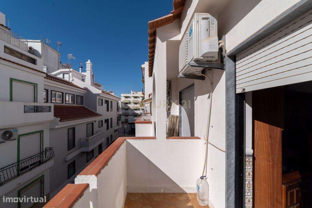 Apartamento T2 em Monte Gordo – Rua Pedonal, a poucos metros da praia - Grande imagem: 4/27