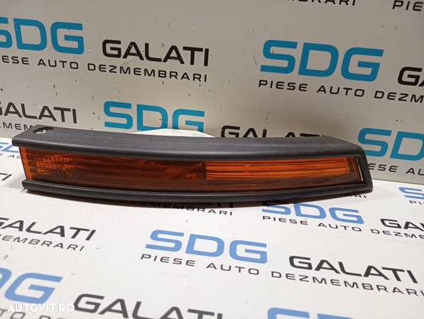 Lampa Semnalizare Dreapta Spoiler Bara Fata Volkswagen Passat B6 2005 - 2010 Cod 3C0807718 0953042J [M4519] - 1