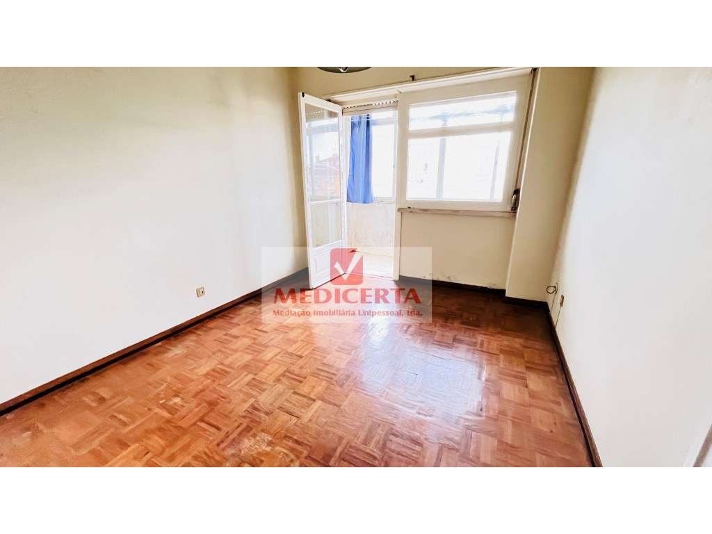 T2 Cacém de Cima - Loja Cidadão - Para Obras - Grande imagem: 2/18