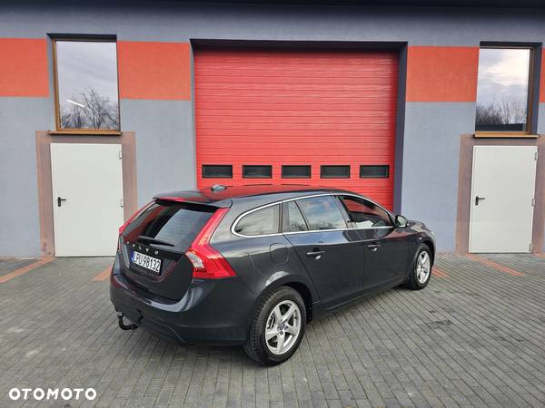 Volvo V60 D2 Momentum - 4