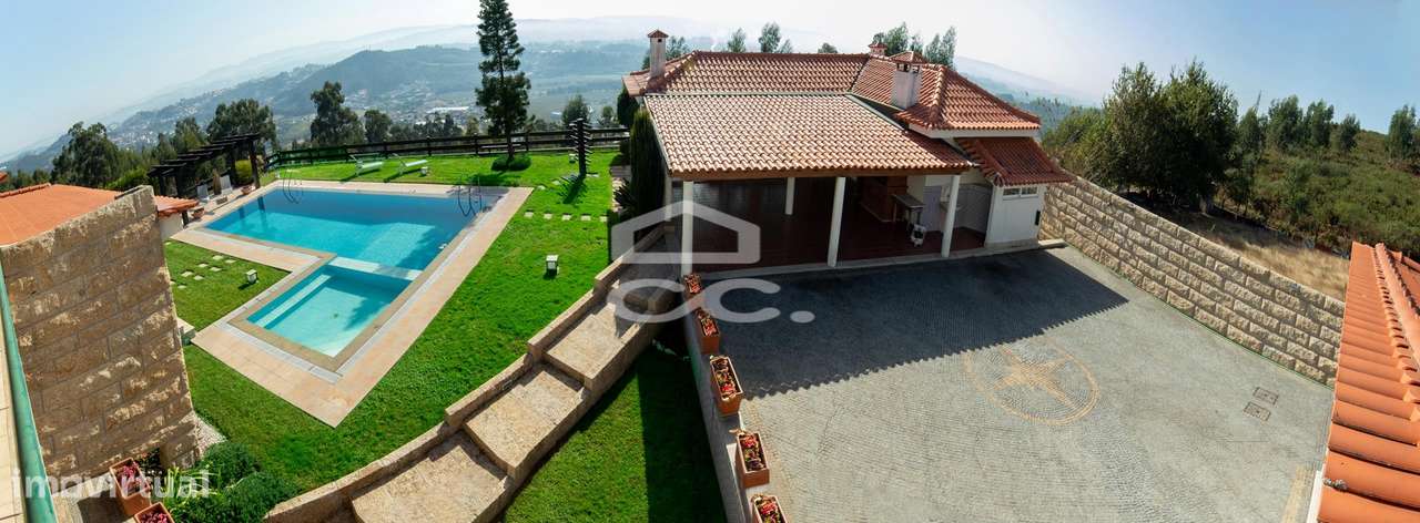 Moradia T6 com piscina e vistas-5