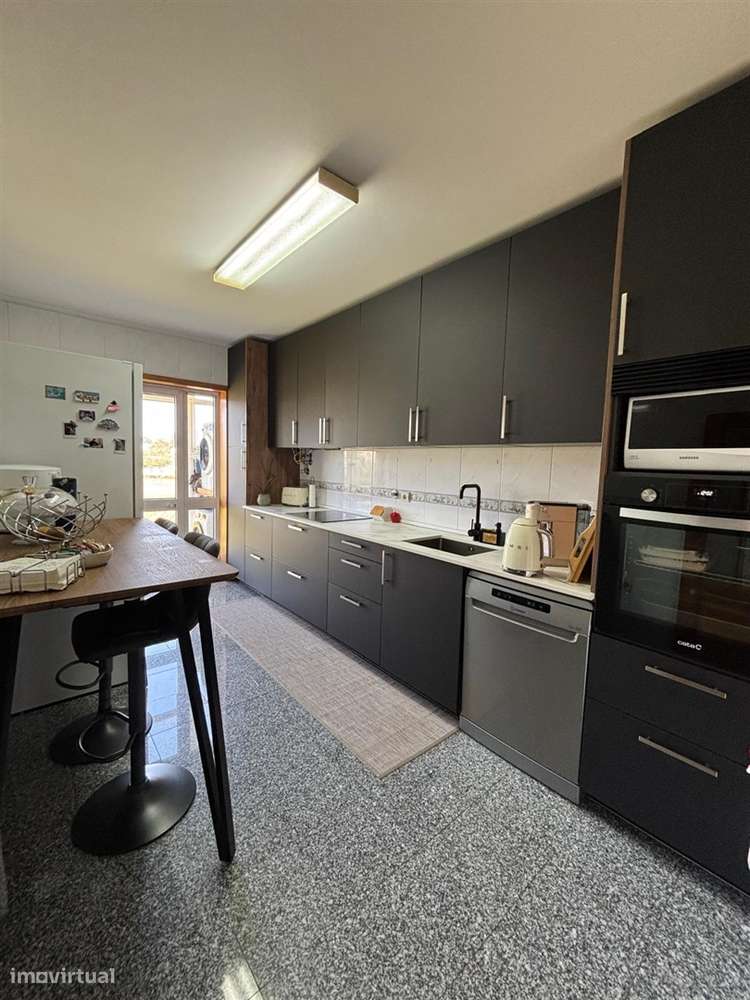 T2 c/ Box em Vila do Conde Junto às escolas e Rio-3