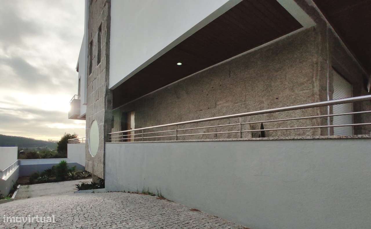 Moradia T4 NOVO PREÇO a 25min. do Porto-31