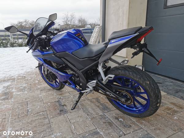 Yamaha YZF - 6