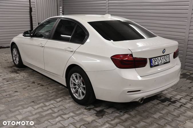 BMW Seria 3 318d Luxury Line Purity - 4