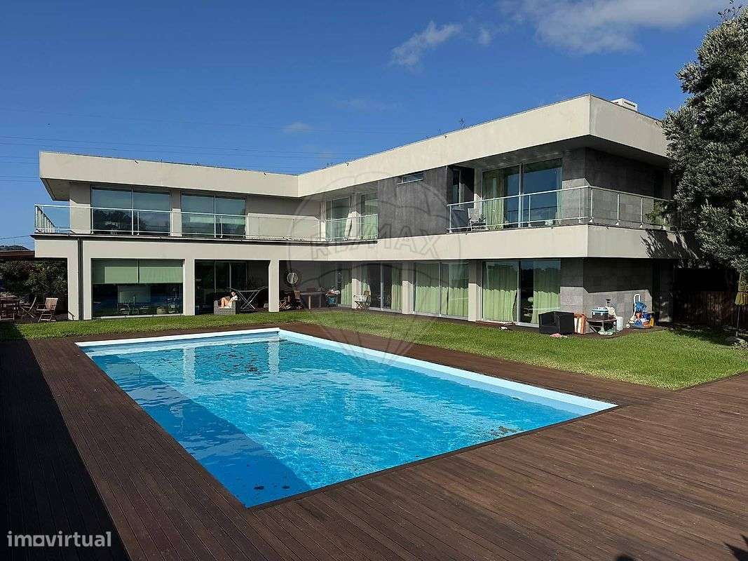 Moradia T4 para venda - Grande imagem: 2/17