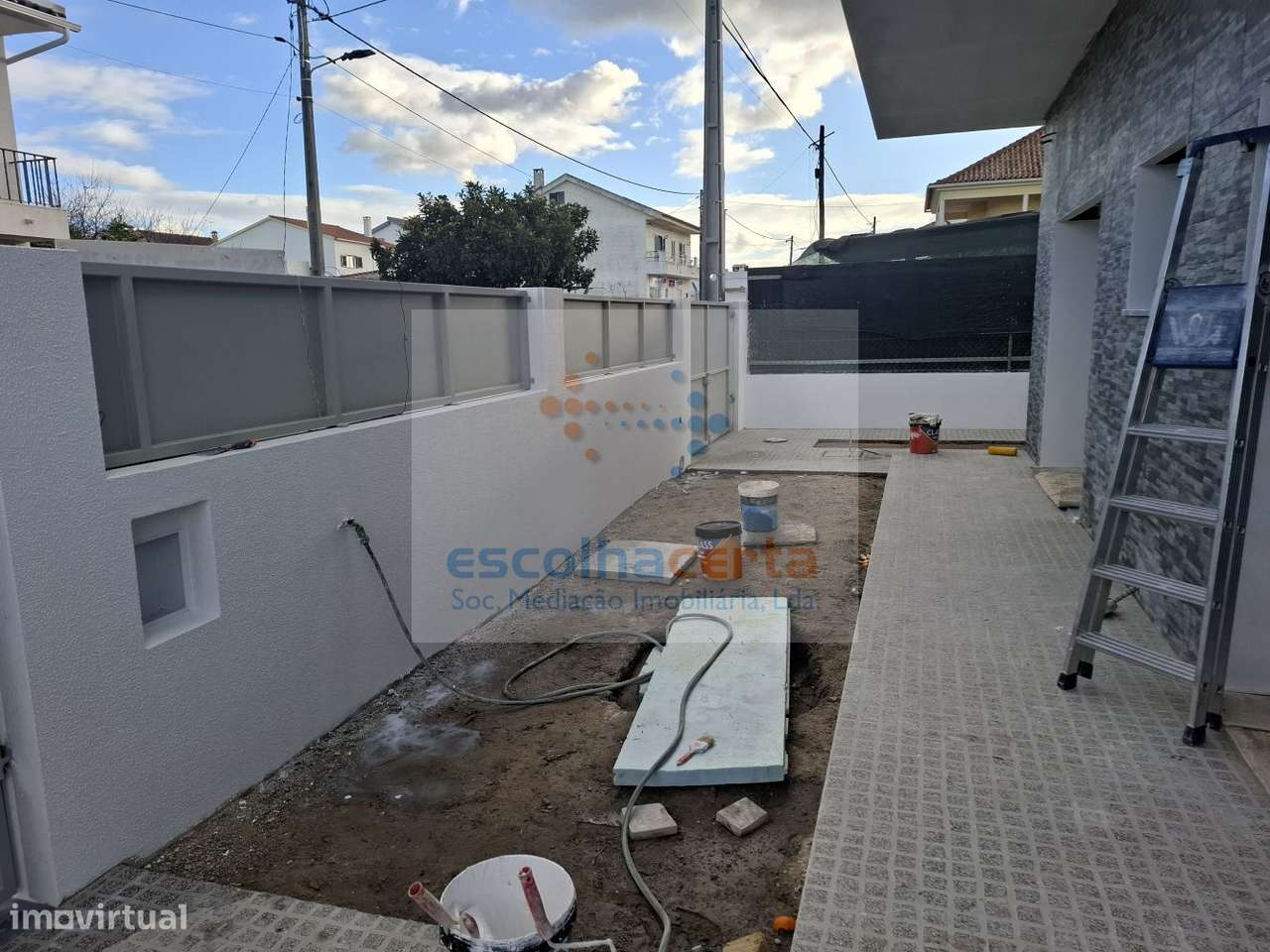 MORADIA TÉRREA T4 ISOLADA EM CONSTRUÇÃO - FERNÃO FERRO-9
