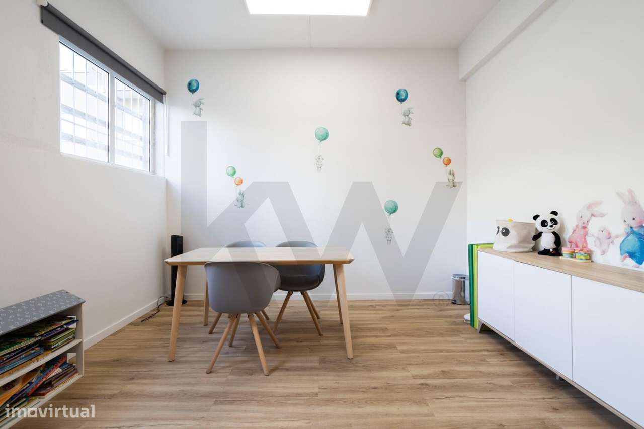 Espaço comercial na Cova Piedade com 166 m2 e Forte Potencial de Rendi-13