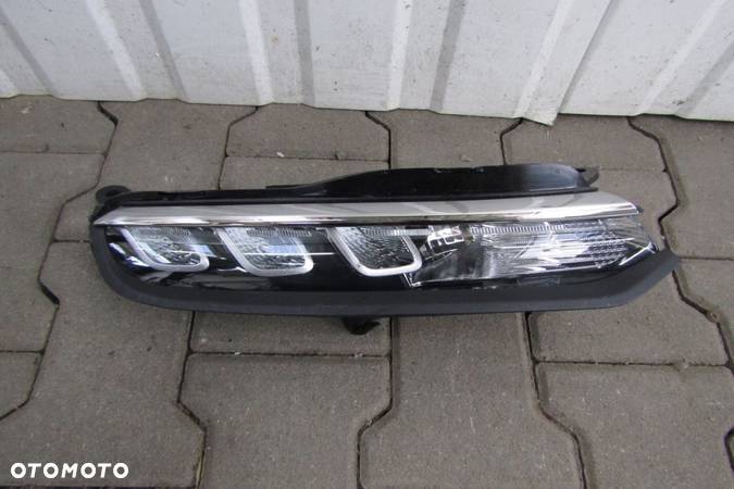 Lampa prawa światło DRL LED Citroen C3 Lift 20- RH - 1