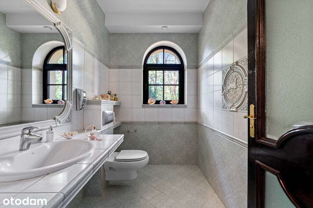 Dom/rezydencja/Dąbrowa Leśna-11