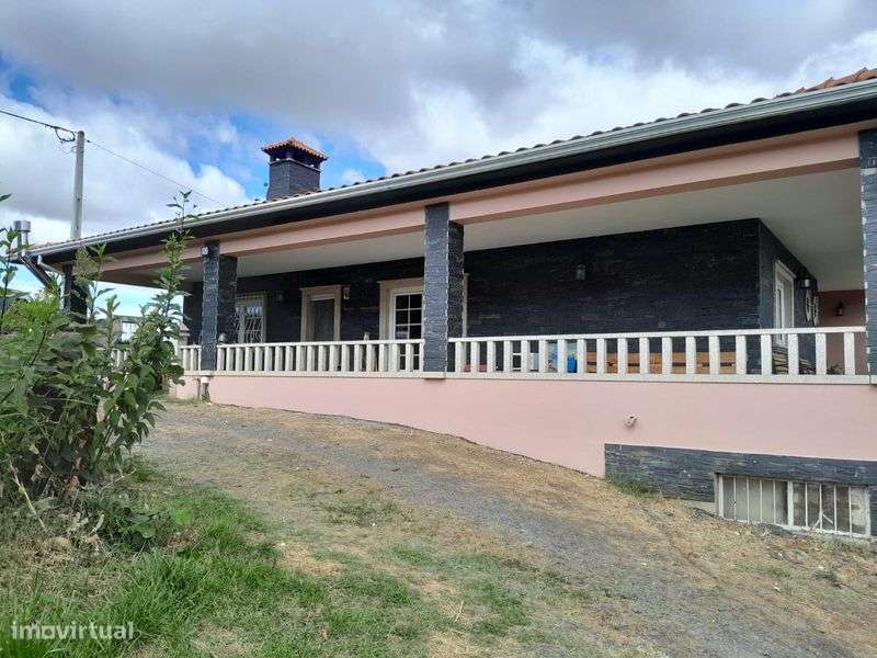 Vivenda com piscina para venda - Grande imagem: 5/8